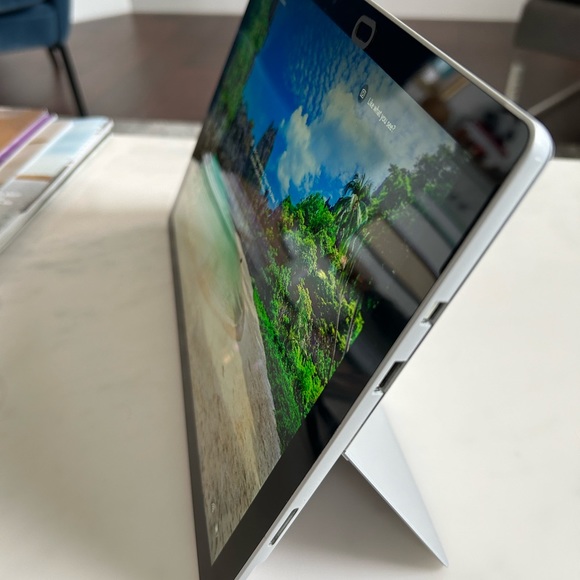 ⭐️⭐️HOST PICK ⭐️⭐️Microsoft Surface Tablet ☀️☀️ - Picture 3 of 6